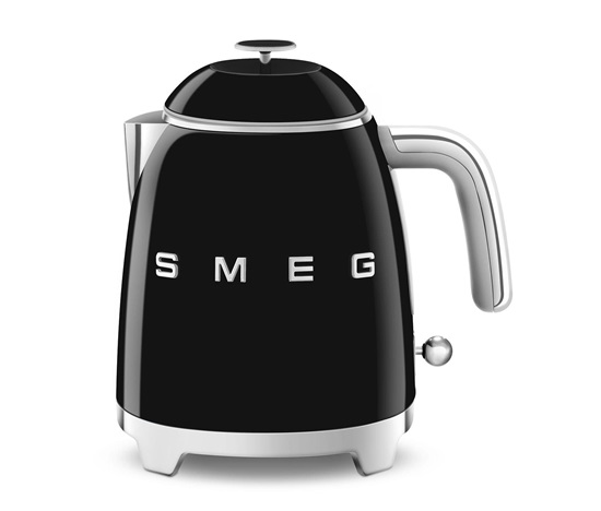 Smeg KLF05BLEU mini rychlovarná konvice, 0,8 l / 3 šálky, 1400 W, styl 50. let, černá