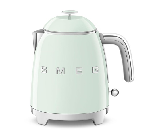 Smeg KLF05PGEU mini rychlovarná konvice, 0,8 l / 3 šálky, 1400 W, styl 50. let, pastelově zelená