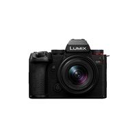 Panasonic Lumix S5 II + Lumix S 18-40mm