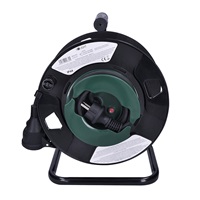 Solight prodlužovací přívod na bubnu, 1 zásuvka, venkovní, 25m gumový kabel, 3x 1,5mm2, IP44