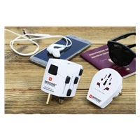 SKROSS cestovní adaptér PRO World & USB, 6,3A max., uzemněný, vč. univerzální USB nabíječky, pro celý svět